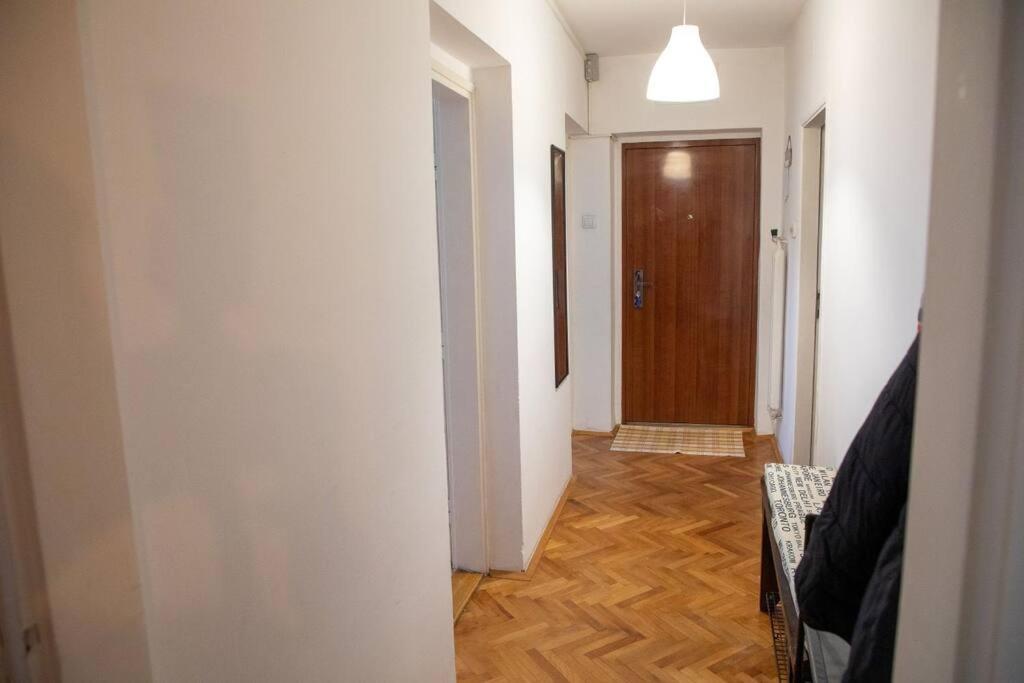 Dora Apartment Ni Exteriör bild