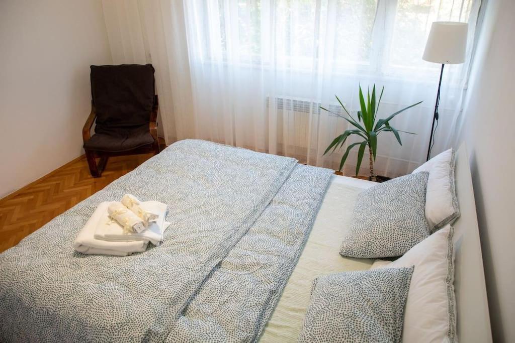 Dora Apartment Ni Exteriör bild
