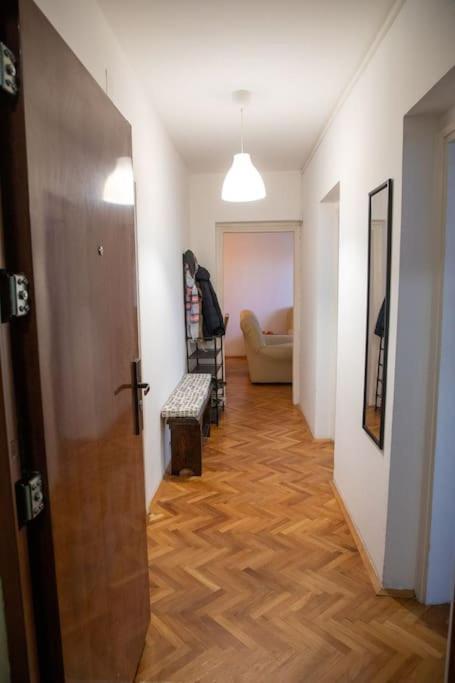 Dora Apartment Ni Exteriör bild