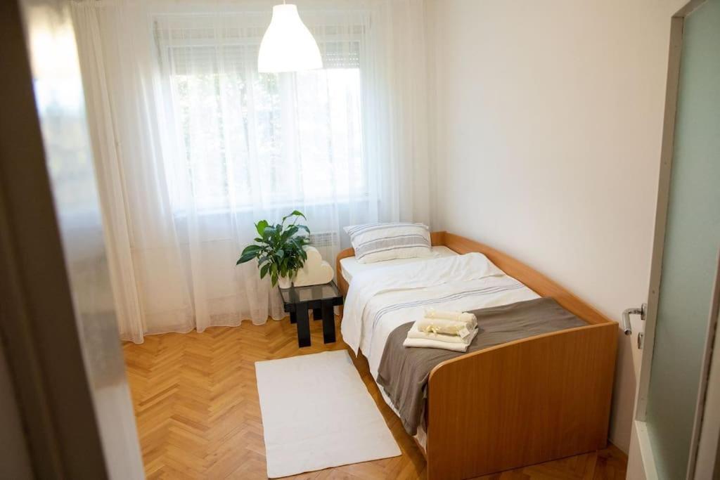 Dora Apartment Ni Exteriör bild