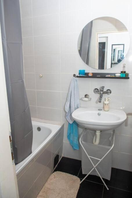 Dora Apartment Ni Exteriör bild
