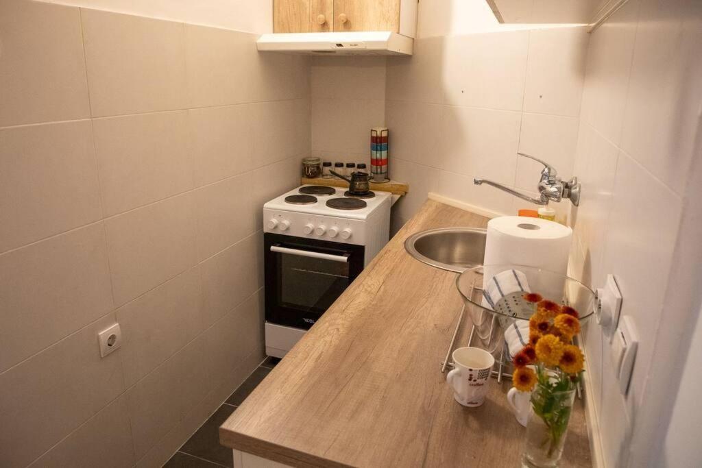 Dora Apartment Ni Exteriör bild