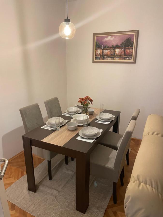 Dora Apartment Ni Exteriör bild