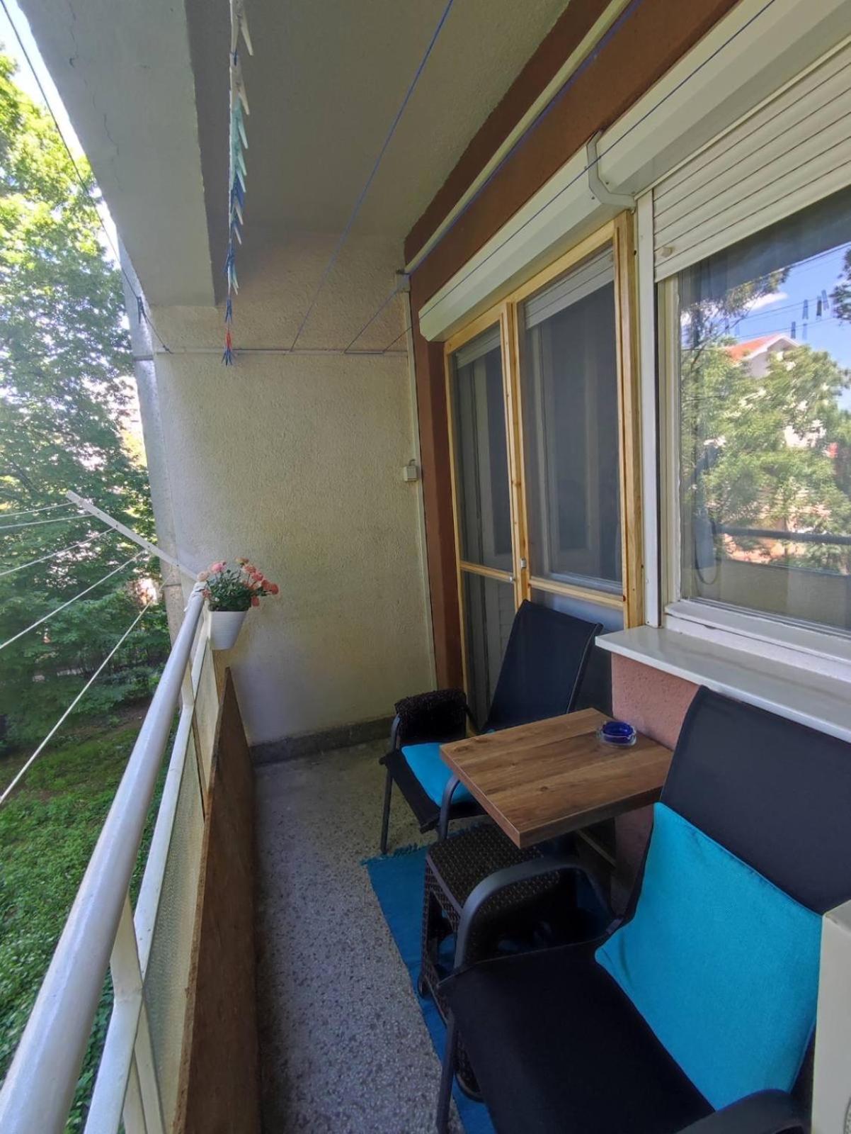Dora Apartment Ni Exteriör bild
